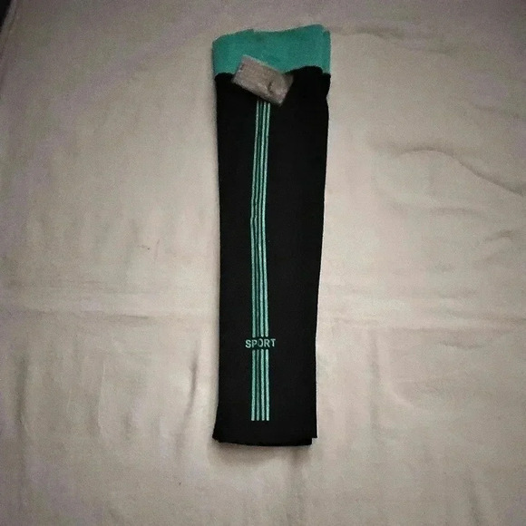 Amazing Sports Capri Workout Leggings NWT - Picture 1 of 3